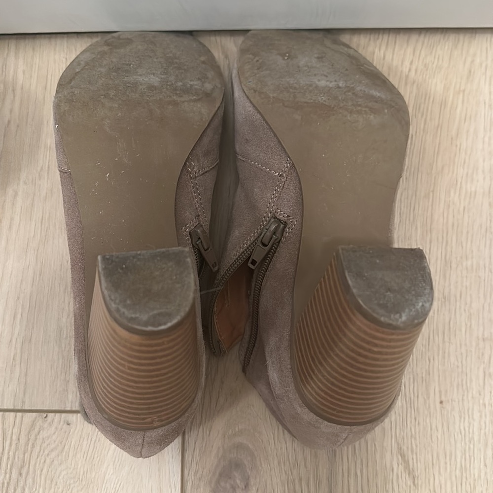 Heels - Picture 7 of 7